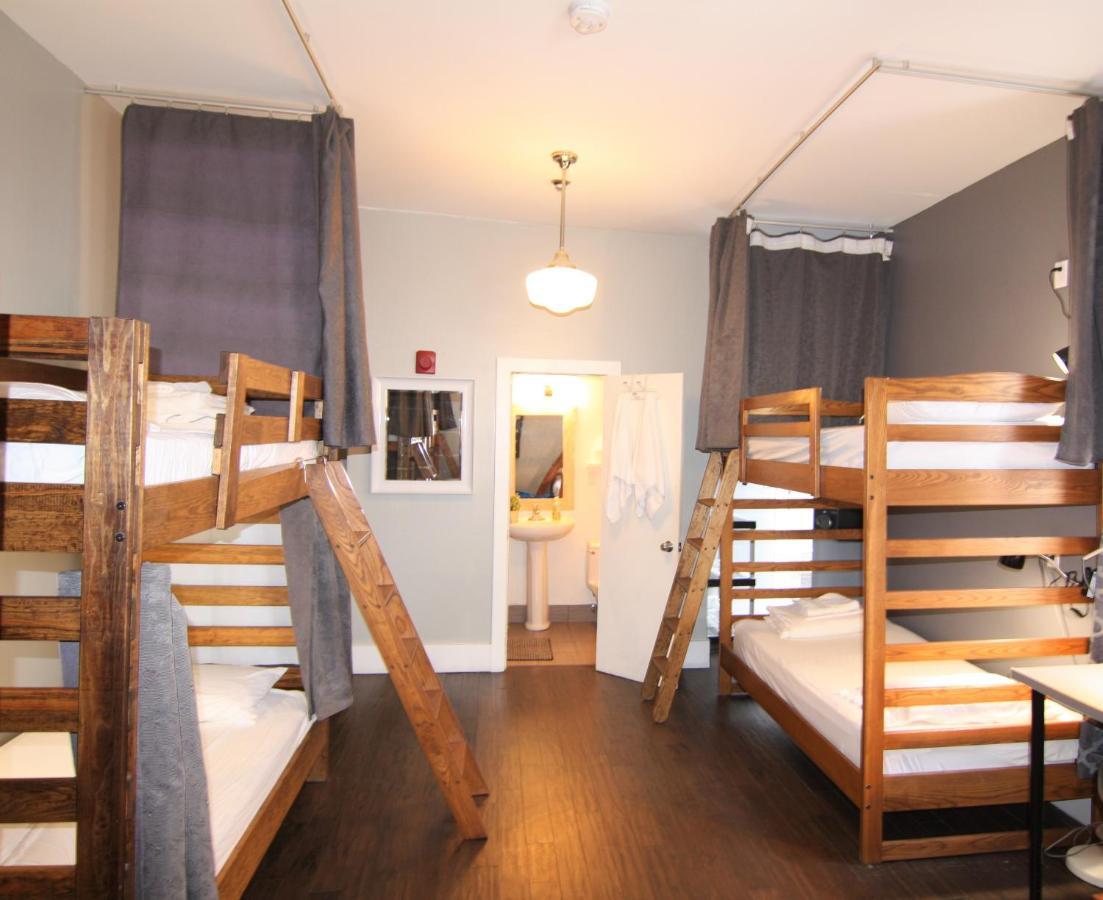 The Clarence Park Hostel Toronto Hostel Beds photo